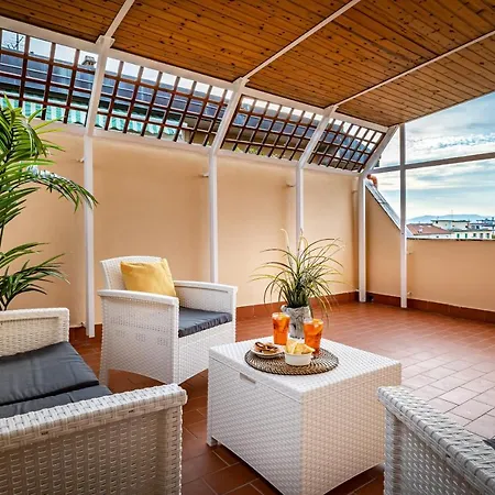 Yid Penthouse Design Apt Novoli *