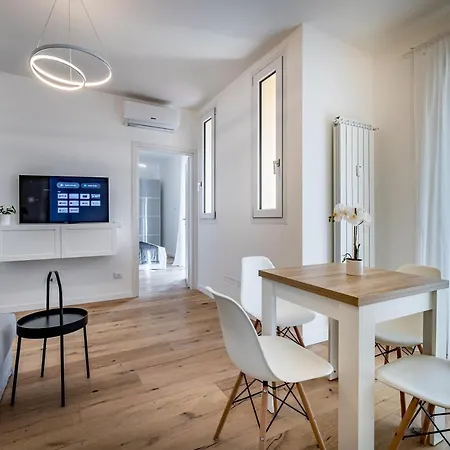 Yid Penthouse Design Apt Novoli Apartment